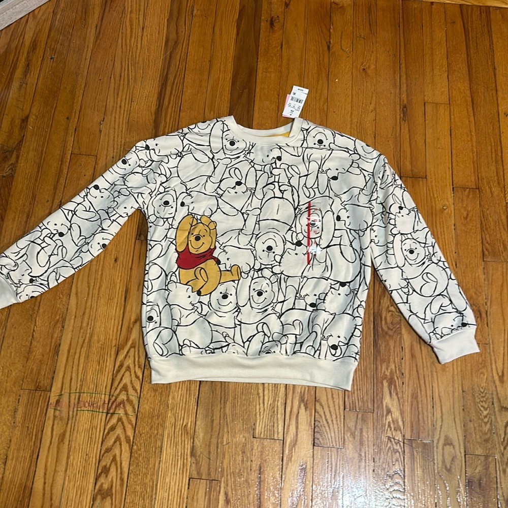 Juniors XS Disney Winnie the Pooh sweatshirt NWT!
